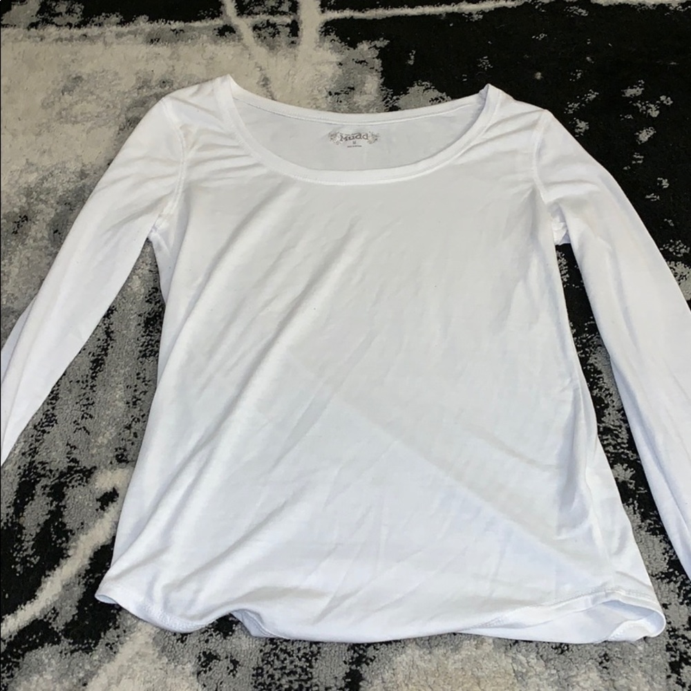 White long sleeve tee